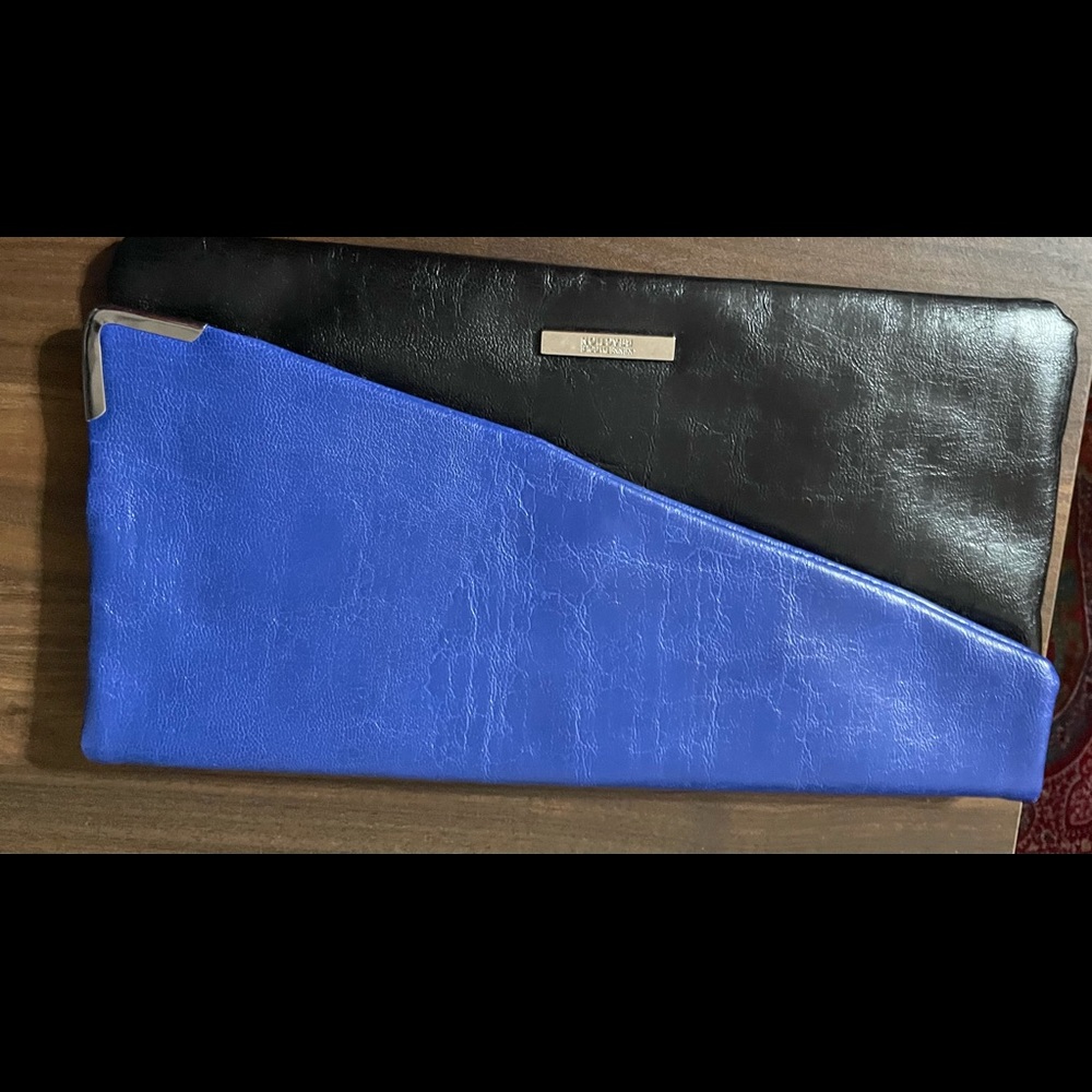 Black/royal cutch